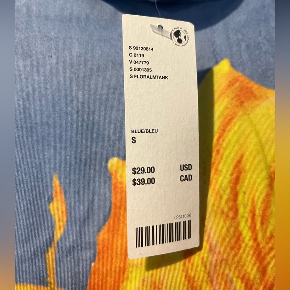 NWT Urban Outfitters Flower Crop Top - Picture 3 of 4